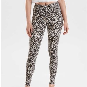 American Eagle Cheetah Print High Waisted Jegging